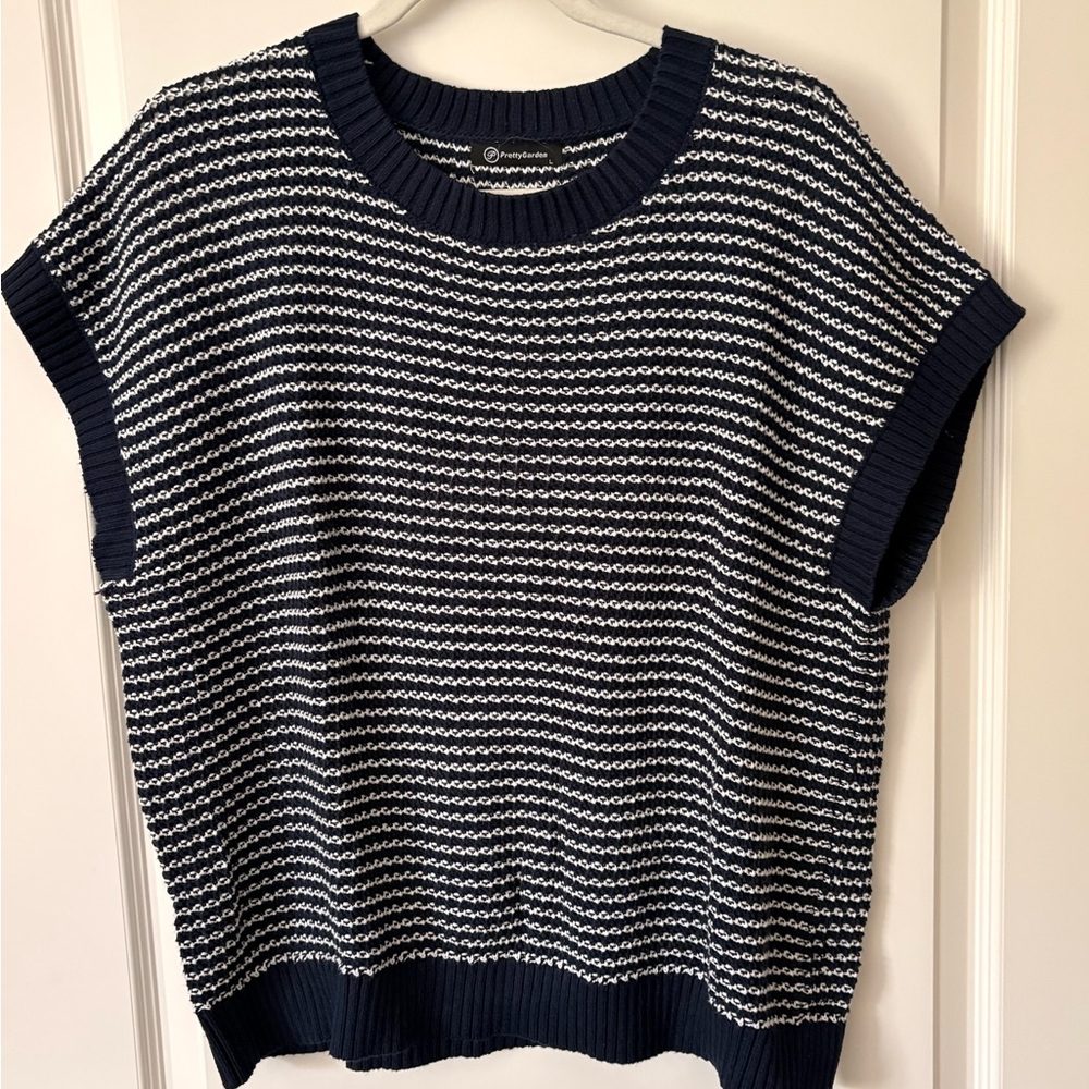 Striped Knit Cap Sleeve Sweater Vest - Navy & White